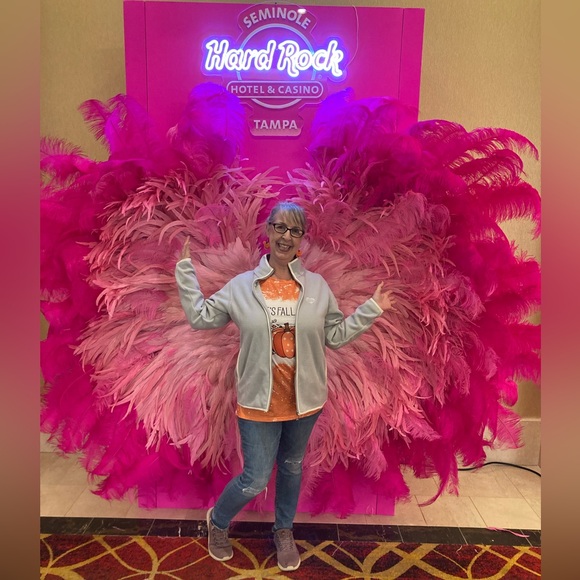 Thanks for 430k followers! Help me get to 500k! Share and comment ❤️🙌❤️ - Picture 5 of 6